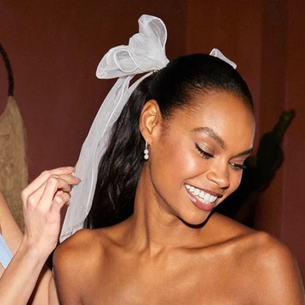 Lulus Oversized Organza Wedding Bow Clip